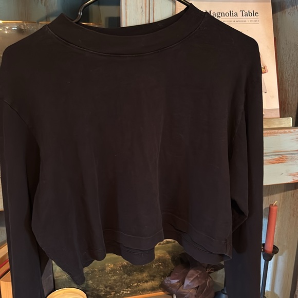 Cotton Citizen med crop pull over long sleeve crew neck - Picture 3 of 10